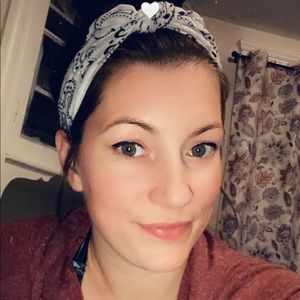 Meet your Posher, Constantina